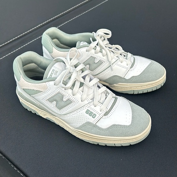 NEW BALANCE 550 - Picture 1 of 5